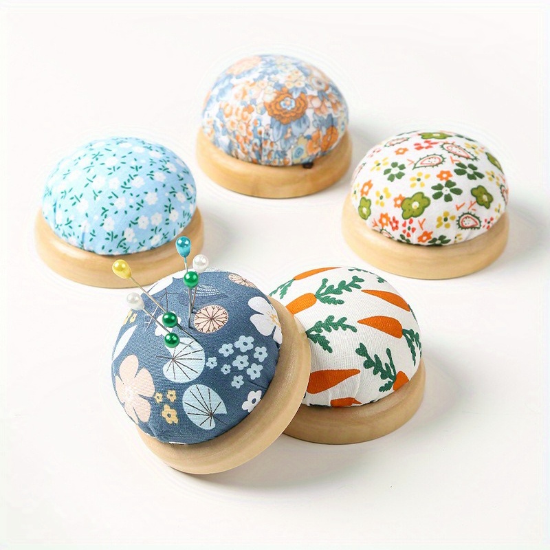 Sewing Pin Cushion - Urocza poduszka na szpilki z drewnianą