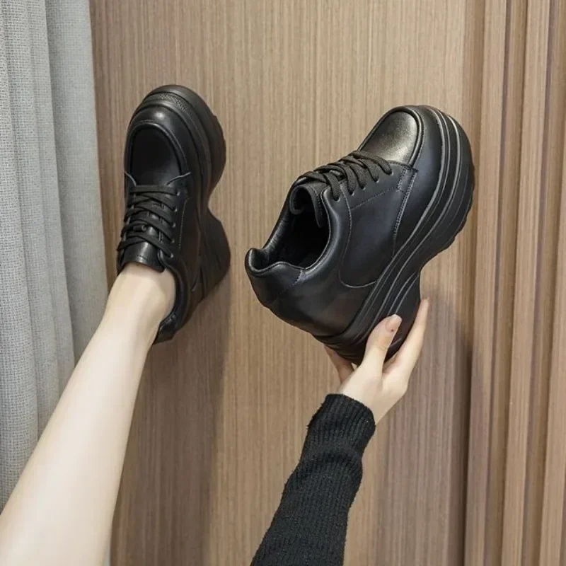 Nowe damskie sneakersy ze skór – Sewing Latex recenzja i cena