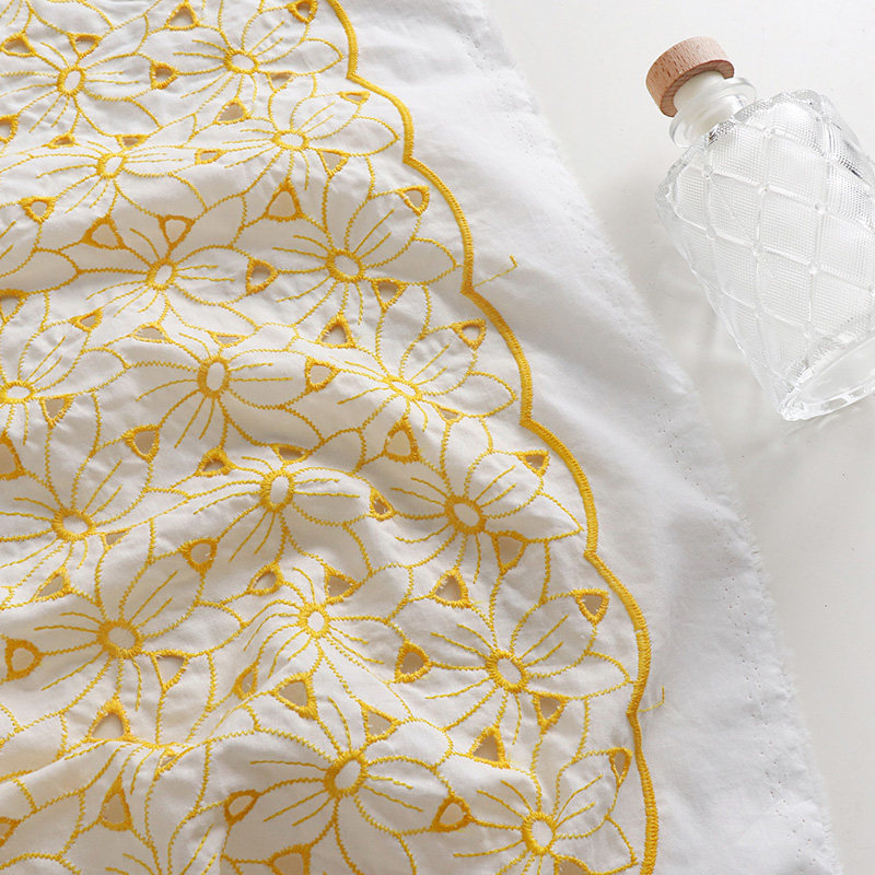 Tkanina koronkowa z haftowanym – Sewing Eyelet Fabric recenzja i cena